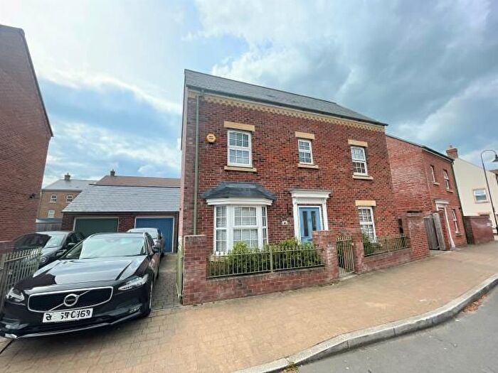 3 Bedroom Detached House For Sale In Culbone Road, East Wichel, SN1