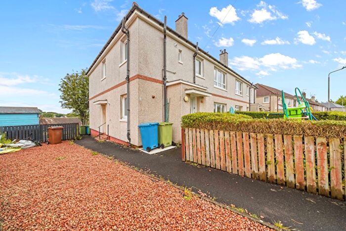 3 Bedroom Flat To Rent In Langton Crescent, Glasgow, G53
