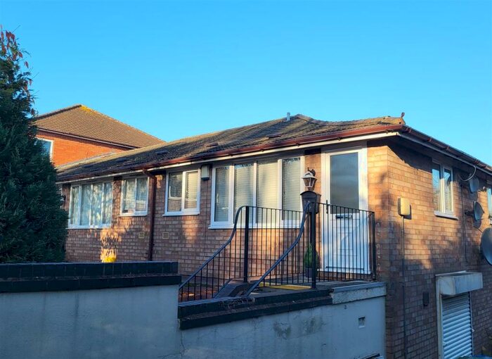 2 Bedroom Flat To Rent In Westwood Court, Sutton Coldfield, B73