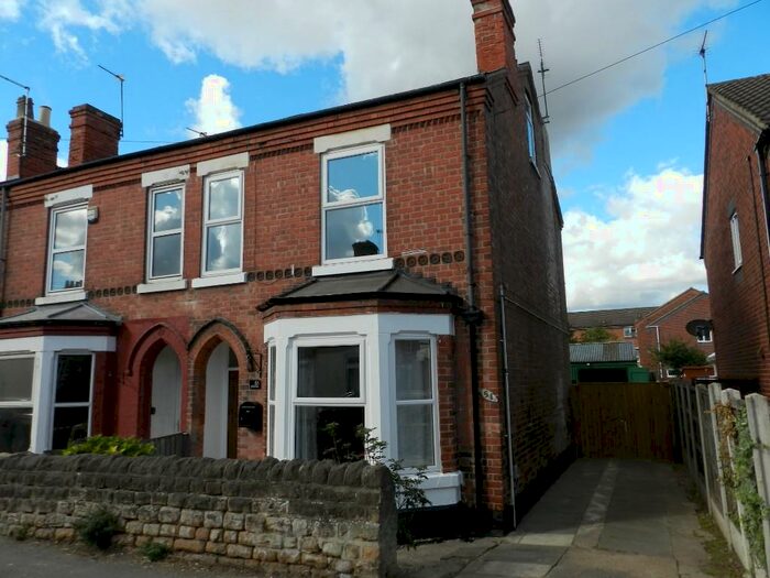 4 Bedroom Semi-Detached House To Rent In Chandos Street, Nottingham, Nottinghamshire, NG4