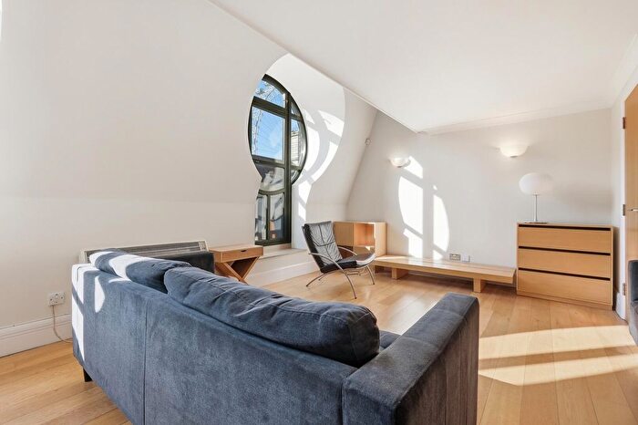 2 Bedroom Flat To Rent In Forum Magnum Square, County Hall Apartments, SE1