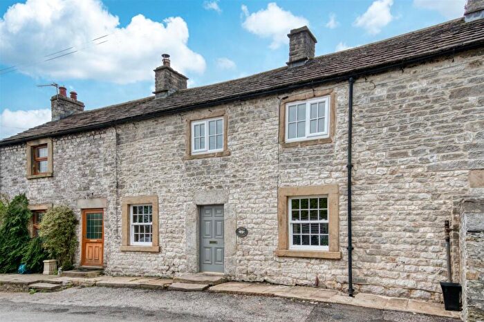 3 Bedroom Cottage For Sale In Agnes Cottage, Taddington, SK17