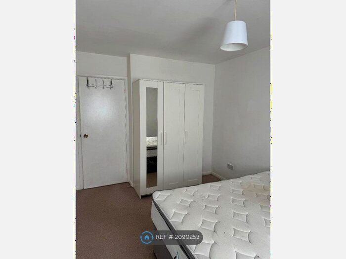 1 Bedroom Flat To Rent In Cavalier Court, Berkhamsted, HP4