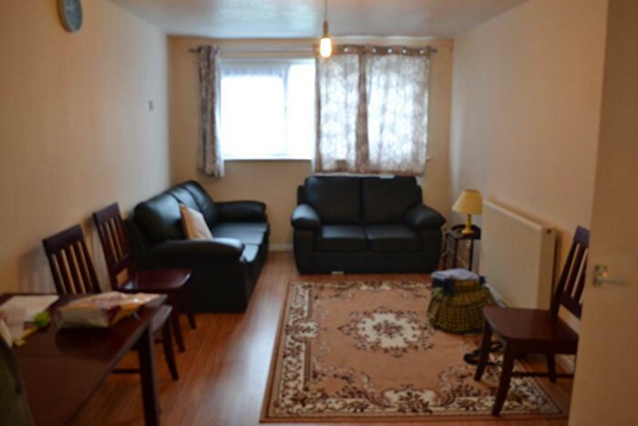 2 Bedroom Flat To Rent In Empress Avenue, Manor Park, London, E12