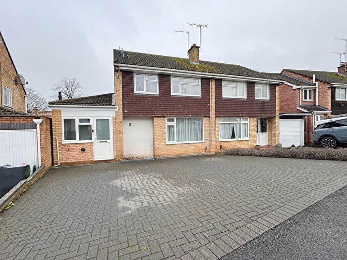 3 Bedroom Semi Detached House For Sale In Park Close, Kenilworth, CV8