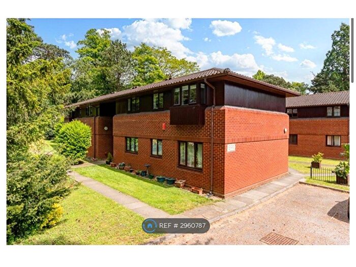 2 Bedroom Flat To Rent In Elton Road, Hertford, SG14