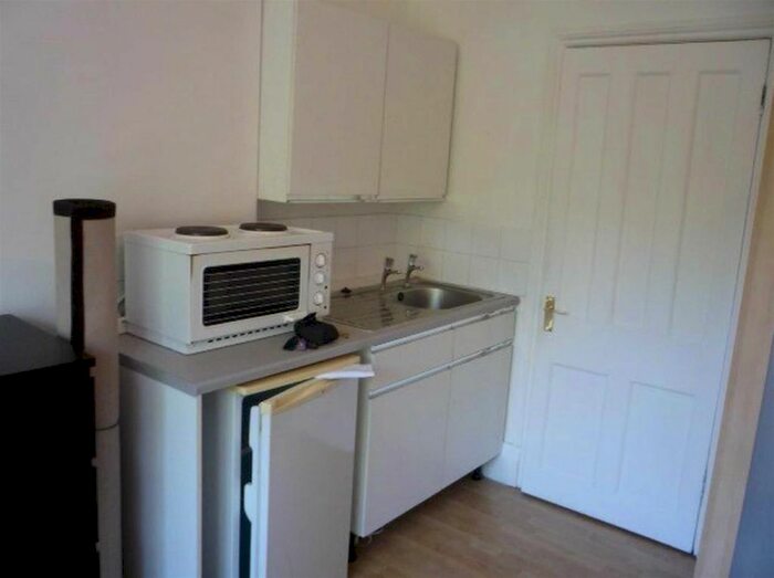 Studio To Rent In Finchley Road, London, NW3