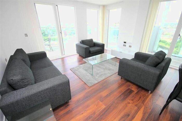 3 Bedroom Flat To Rent In Waterside Apartments, Goodchild Road, London, N4