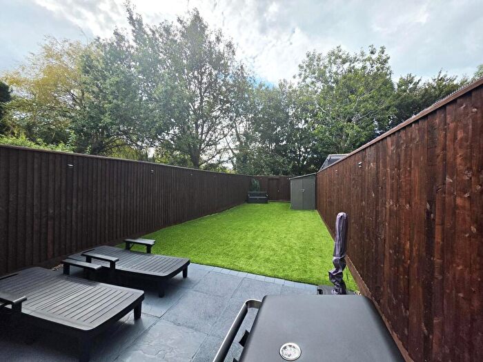 3 Bedroom Terraced House For Sale In Laburnum Close, Barry, CF62