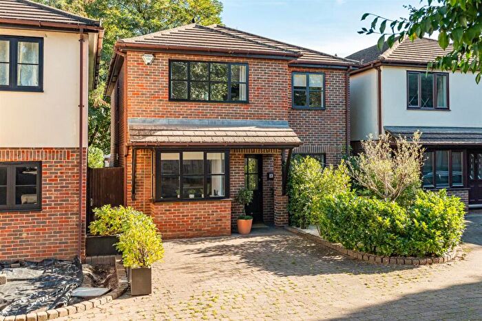 4 Bedroom Detached House For Sale In Walnut Walk, London Road, Hertford, SG13