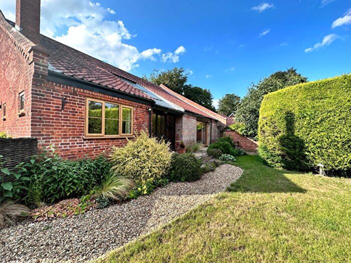 4 Bedroom Barn Conversion To Rent In Hill Farm Close, Newmarket Road, Cringleford, Norwich, NR4