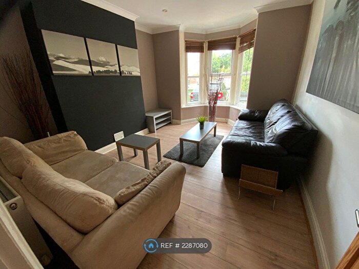 4 Bedroom Semi Detached House To Rent In Lawn Road, Southampton, SO17