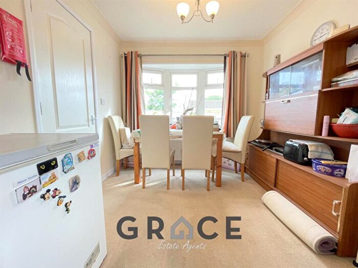 2 Bedroom Park Home For Sale In Chalk Hill Lane, Great Blakenham, Ipswich, IP6