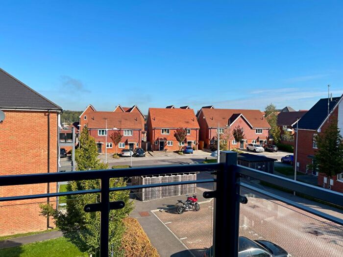1 Bedroom Apartment To Rent In Holmbush Mews, Faygate, Horsham, RH12