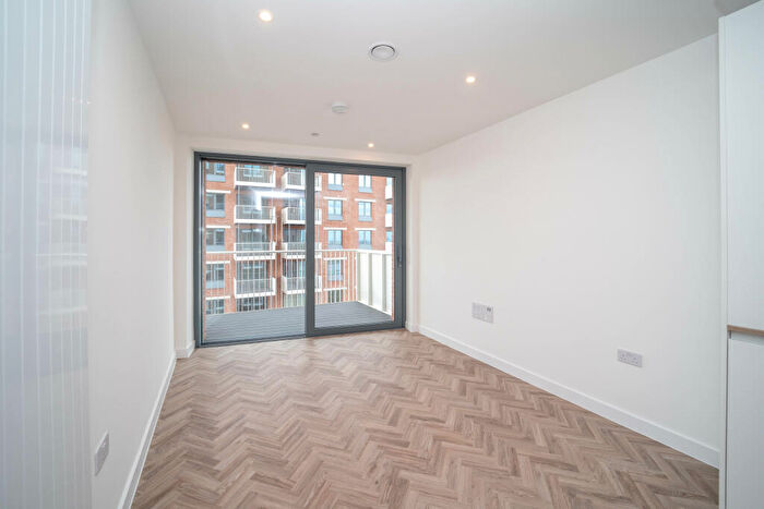 1 Bedroom House To Rent In Makers Yard, London, E3