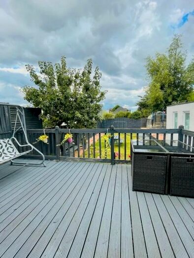 5 Bedroom Terraced House To Rent In Milton Avenue, Barnet, EN5