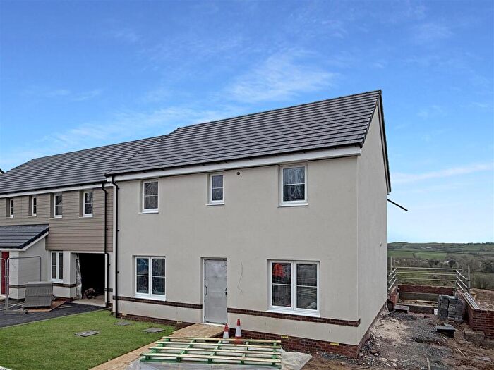 4 Bedroom Detached House For Sale In Abbotsham Park, Bideford, EX39