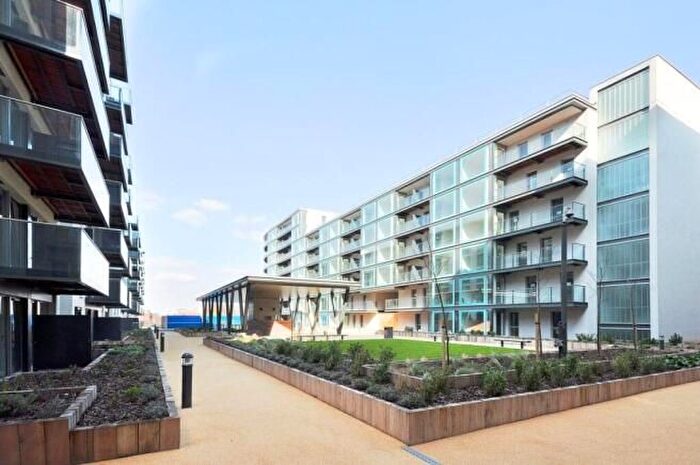 1 Bedroom Flat To Rent In Station Approach, Hayes, UB3