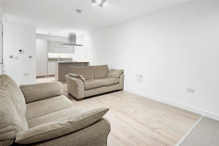 1 Bedroom Flat To Rent In Stratosphere Tower, Great Eastern Road, E15