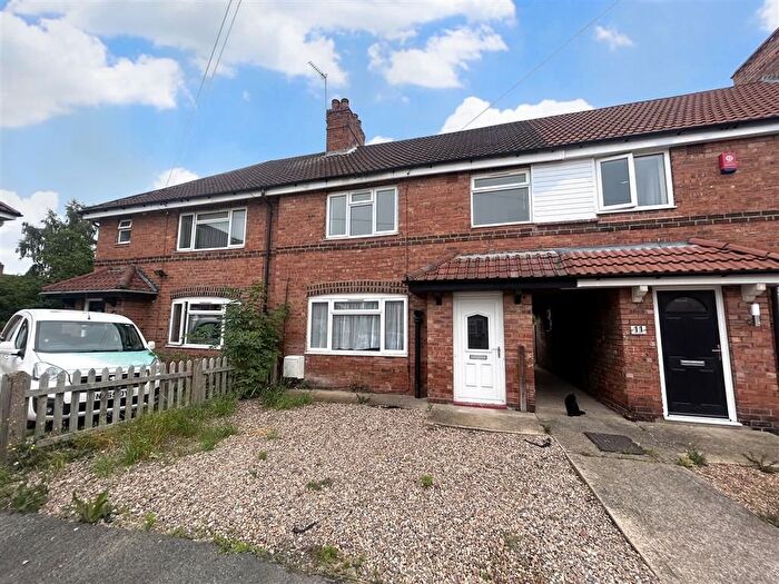 3 Bedroom Terraced House To Rent In Norfolk Grove, Bircotes, Doncaster, DN11
