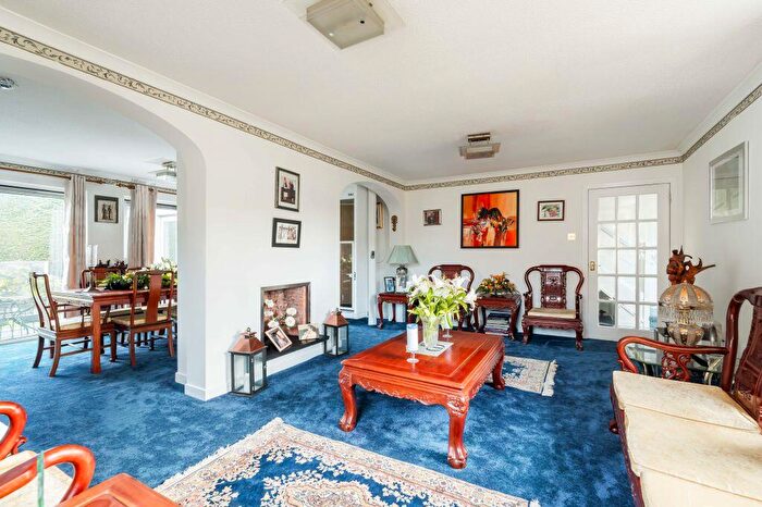 5 Bedroom Detached House For Sale In Stuart Green, Edinburgh, EH12