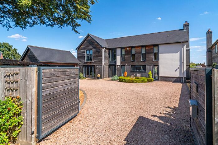 5 Bedroom Detached House For Sale In Worcester Road, Drakes Broughton, WR10