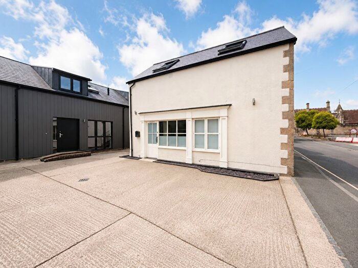 1 Bedroom Flat To Rent In Lewis Lane, Cirencester, Gloucestershire, GL7