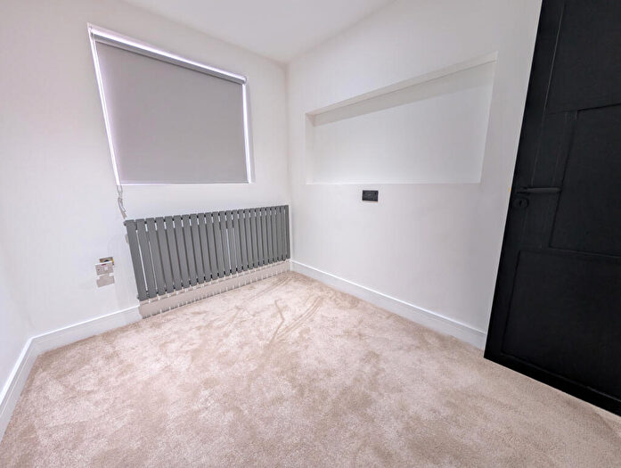 1 Bedroom Maisonette To Rent In Lancaster Avenue, Hadley Wood, EN4