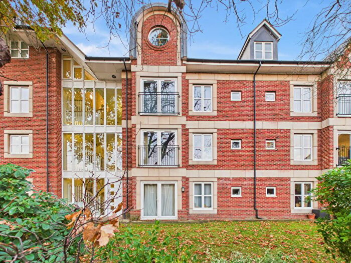 2 Bedroom Apartment For Sale In Rose Lane, Biggleswade, SG18