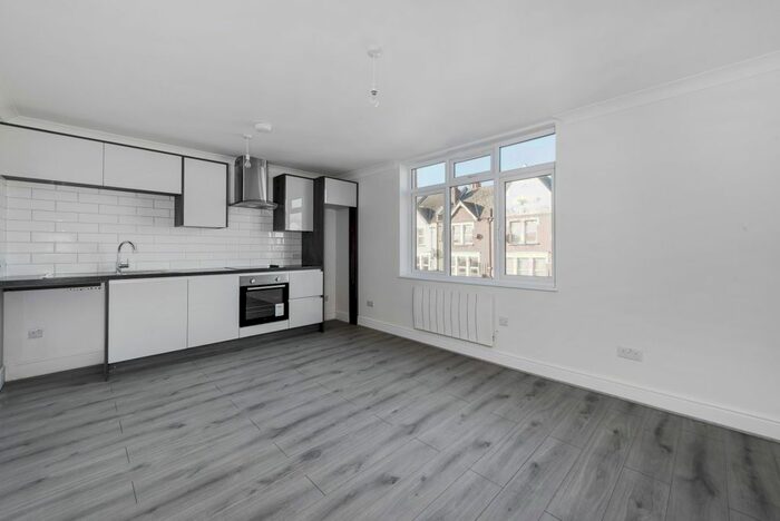 1 Bedroom Flat To Rent In High Street Colliers Wood, Colliers Wood, London, SW19