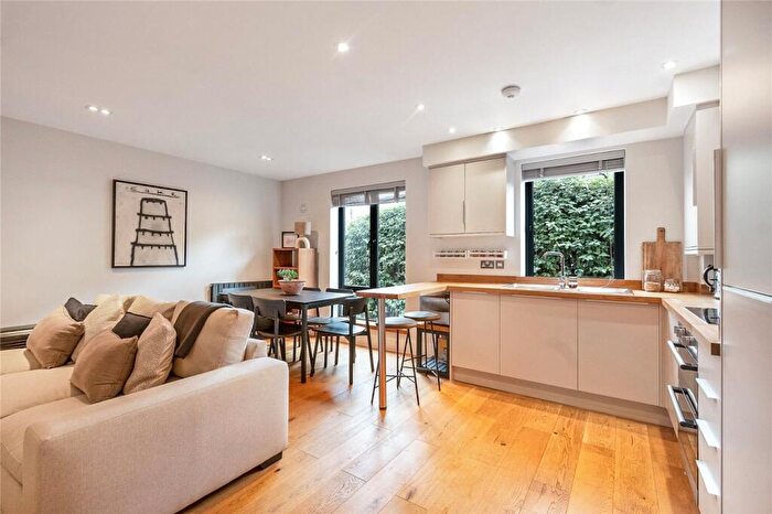 1 Bedroom Apartment For Sale In Tiffany, Oakhurst Grove, East Dulwich, London, SE22