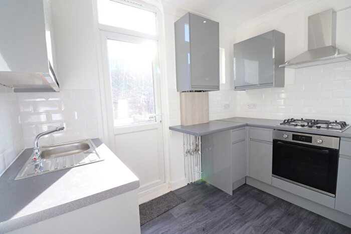 2 Bedroom Flat To Rent In Beresford Road, Southend-On-Sea, SS1