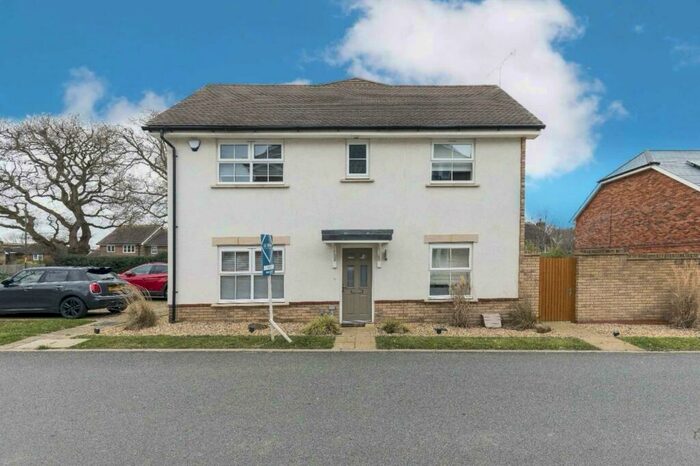 3 Bedroom End Of Terrace House To Rent In Onslow Walk, Broadbridge Heath, RH12