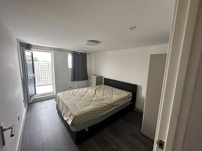 1 Bedroom Flat To Rent In Ley Street, Ilford, IG2