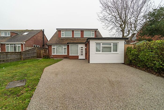 4 Bedroom Detached House To Rent In Tudor Close, Seaford, BN25