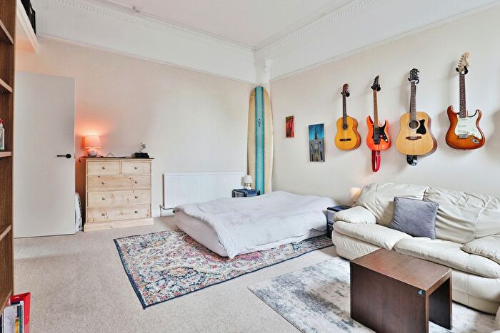 1 Bedroom Flat For Sale In Florence Road, Bournemouth, Dorset, BH5