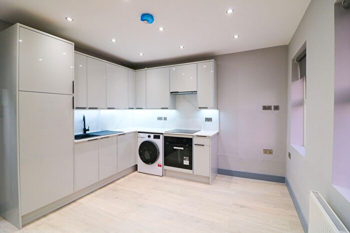 1 Bedroom Flat To Rent In Upper Green West, Mitcham, CR4