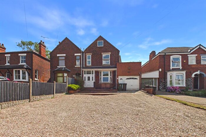 3 Bedroom Semi-Detached House For Sale In Hearthcote Road, Swadlincote, DE11