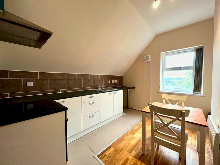 1 Bedroom Flat To Rent In Cromwell Lane, Tile Hill, CV4