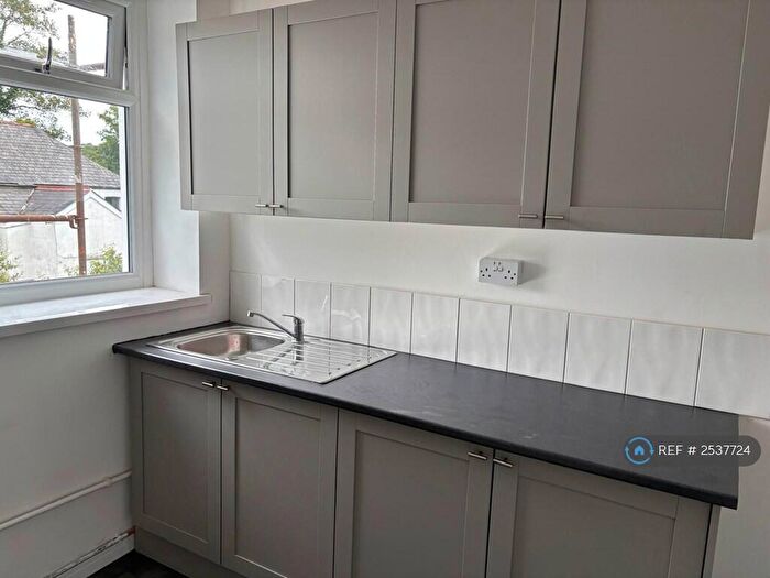 1 Bedroom Flat To Rent In King's Hill, Hengoed, CF82