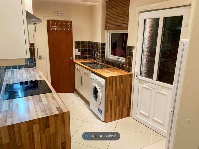 1 Bedroom Flat To Rent In Erith Road, Leicester LE2