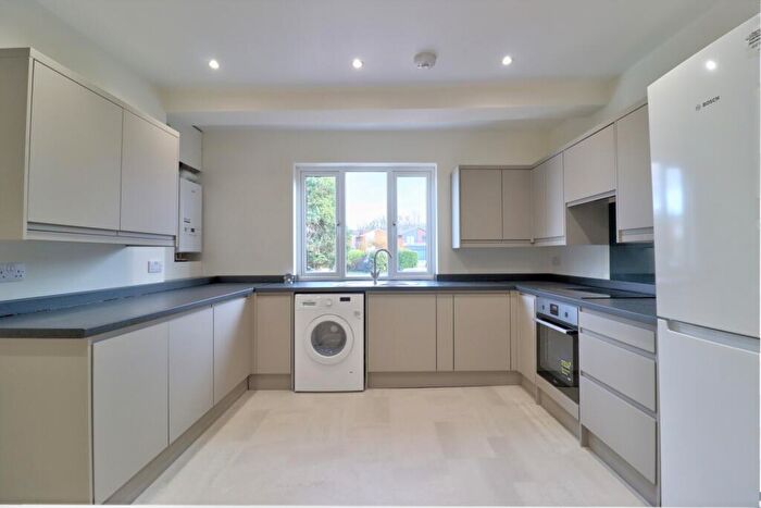2 Bedroom Apartment To Rent In New Road, Princes Risborough, HP27