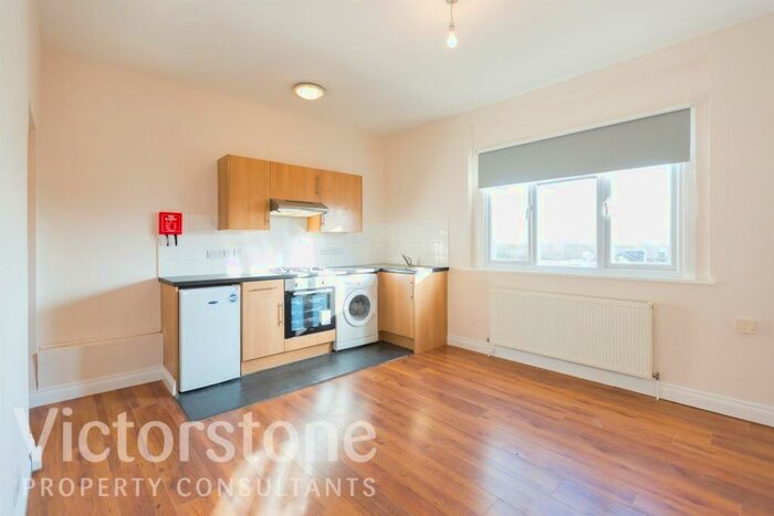 Studio To Rent In Mount View Road, Finsbury, London, N4