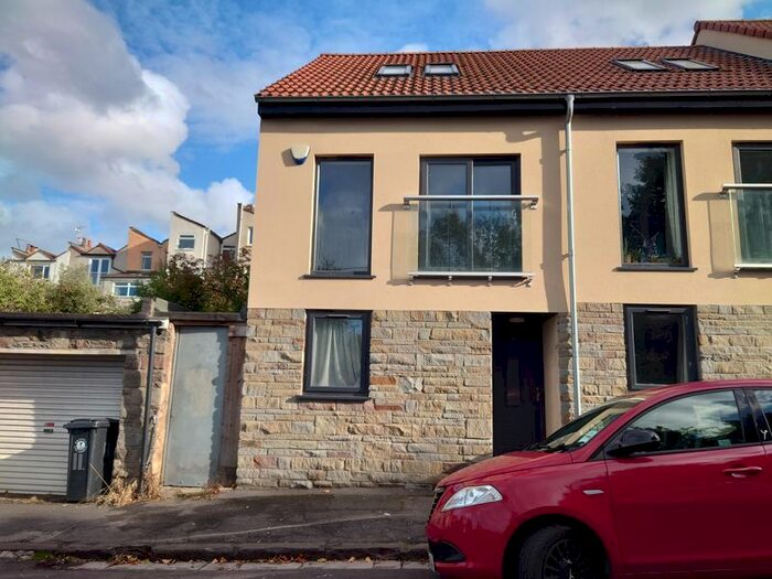 3 Bedroom Terraced House To Rent In Cotswold Road North, Bedminster, Bristol, BS3