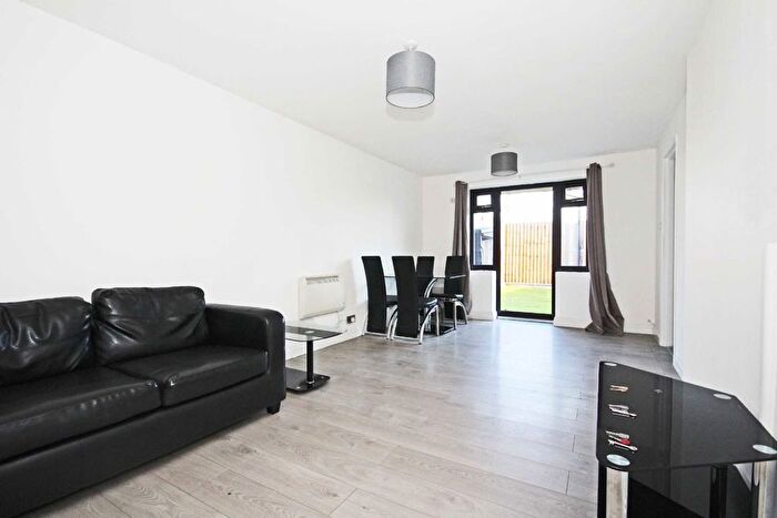 2 Bedroom Flat To Rent In Seacole Close, London, W3