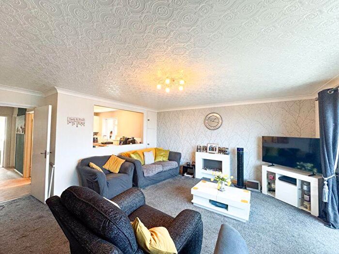 1 Bedroom Flat For Sale In Kingsway Court, Cleethorpes, DN35
