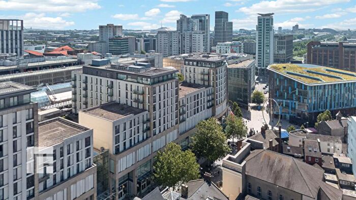 1 Bedroom Flat For Sale In The Hayes, Cardiff, CF10