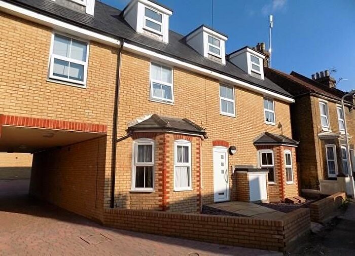 2 Bedroom Flat To Rent In Southwood Road, Ramsgate, CT11