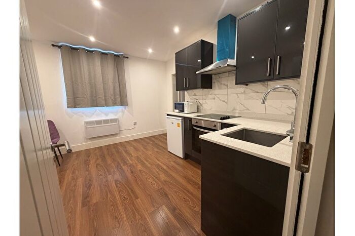 1 Bedroom Flat To Rent In Robert Street, Croydon, Surrey, CR0