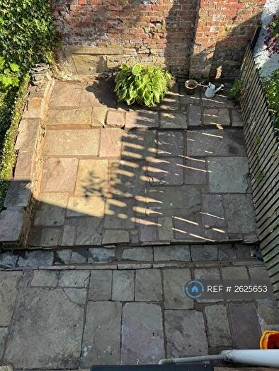 2 Bedroom Terraced House To Rent In Hope Street, Macclesfield, SK10